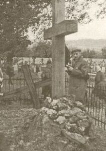 Szinyei Merse Pál régi és új sírkeresztje Jernyén, 1905-ben
