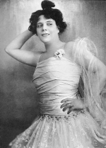 Kökény Ilona – színésznő. A korszak egyik legnépszerűbb komikája. 1910-es évek.