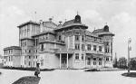 Kaposvr, Nemzeti Sznhz. Magyar Ede s Stahl Jzsef tervezte. Megnylt 1911. szeptember 2-n.