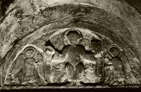 12. Tympan de l’ancienne cathdrale de Gyulafehrvr avec le Christ en majest, vers 1100