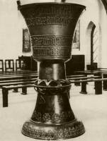 31. Fonts baptismaux en bronze à Segesvr, 1440
