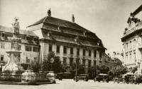 65. La grande place de Nagyszeben avec le palais Bruckenthal, 1778-79. Photo de Josef Fischer, vers 1930