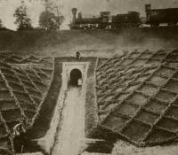 84. Ligne ferroviaire près de Bánffyhunyad au début des années 1870. Photo de Ferenc Veress