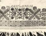 5. Vszonktny rszlete, piros-kk keresztszemes hmzssel, felirata: „1865 Szmny Juli”