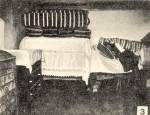 3. Ágyak hálókamrában, fiatal menyecskéé magasra vetve, idősebb asszonyé nappali pihenésre is megvetve (Vizslás, Nógrád m., 1930-as évek)