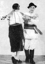 Egyházaskozárra (Baranya m.) települt klézsei (Moldva) csángók páros forgó tánca (1970-es évek)
