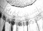 Hímzett női kisbunda részlete (Hódmezővásárhely, 19. sz. második fele)