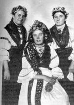 Nyoszolylnyok a menyasszonnyal (Gyimeskzplok, v. Csk m., 1941)
