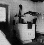 Falazott takarktzhely s kenyrst kemence a konyhaajt melletti szobasarokban (csa, Pest m., 1960-as vek)