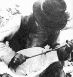 206–207. A szakajtó faragása baltával és kétnyelű késsel. Végardó (Borsod-Abaúj-Zemplén megye), 1969 (Petercsák Tivadar: 