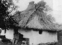 12. Kthelyisges, nddal fedett lakhz. Nagyrozvgy (Borsod-Abaj-Zempln megye). bner Sndor felvtele, 1924 (Nprajzi Mzeum, Budapest)