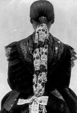 145. Leny Jaquard-szalaggal bortott hajfonattal. Isaszeg (Pest-Pilis-Solt-Kiskun vrmegye). Gabnay Ferenc felvtele, 1906 (Nprajzi Mzeum, Budapest)