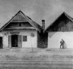 56. Falusi kocsma ndfedeles pletben. Imely (volt Komrom megye). Vargha Lszl felvtele, 1943 (Szabadtri Nprajzi Mzeum, Szentendre)