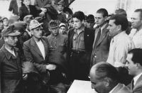 A Szovjetunibl hazatrt hadifoglyok egy csoportja. Budapest, 1947
