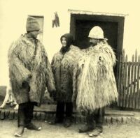 177. Mnner und Frau im Guba (Mantel aus zottiger Wolle)