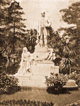 Semmelweis szobra Budapesten
