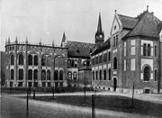 Könyvraktár és mellékbejárat  a munkaszobákhoz 1909-ben