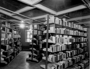 A földszinti könyvraktár az 1960-as években