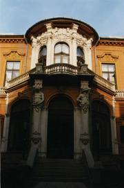 A Múzeum utcai épületrész az udvar felől nézve